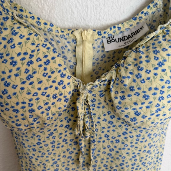 No Boundaries Midi Dress with Puff Sleeves Women's XS (0-2) - Picture 3 of 8